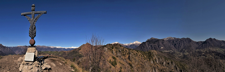 Dal Pizzo Rabbioso vista panoramica a nord verso monti Val Serina